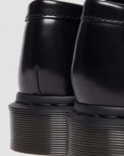 Adrian Snaffle Smooth-läderloafers med tofs in Svart
