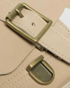 Carrara Vertikal axelväska i läder in Beige
