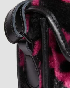 18 cm Hair-On axelremsväska med ko-tryck in Thrift Pink