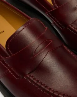 Delapre Penny loafers in Vinröd