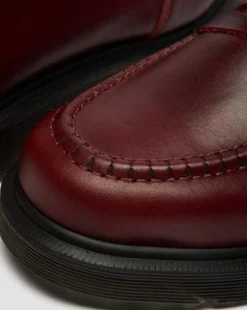 Delapre Penny loafers in Vinröd