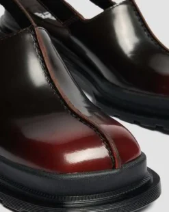Maybole Square Toe Rub Off lädermules in Cherry Red