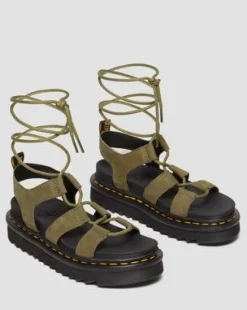 Nartilla gladiatorsandaler i tumlat nubuckläder in Muted Olive