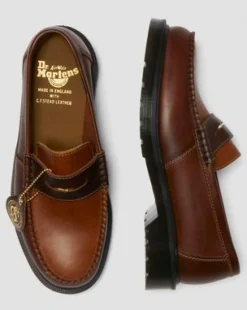 Penton klassiska loafers i kalvläder in Brun