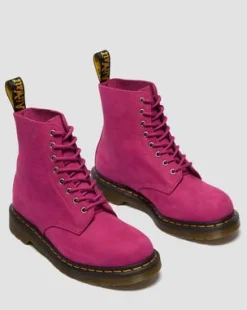 1460 SNÖRKÄNGOR I MILLED NUBUCK-LÄDER in Rosa